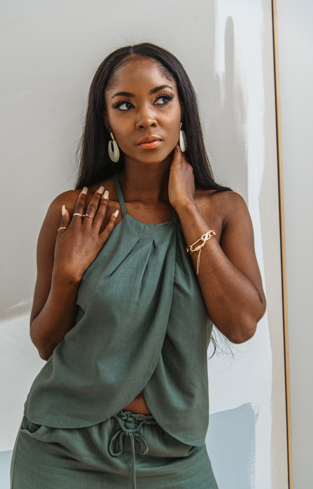 Introducing our Mabel Linen Halter Neck Top - a stylish choice for your summer ensemble. This halter top, made from luxurious linen, features a fashionable wrap neck style with a tie at the back neck, perfect for sunny days. Pair it effortlessly with our Mabel drawstring linen pant for a coordinated and chic look. Embrace chic and breezy vibes with this top.
