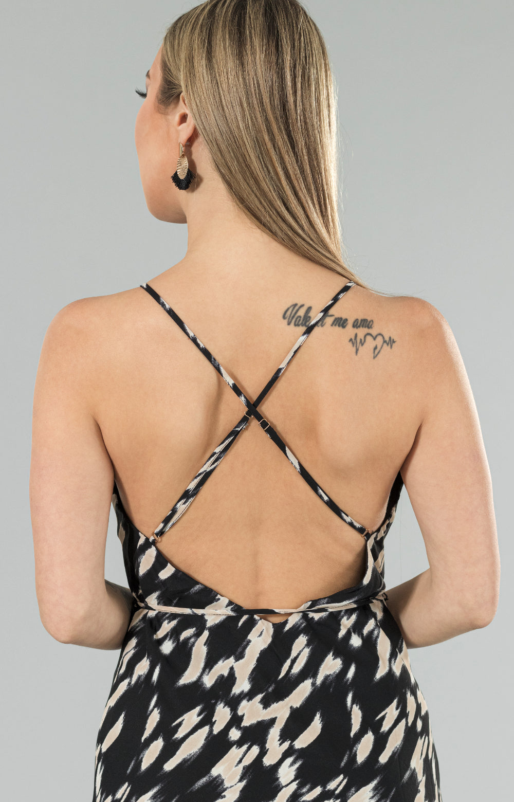 Introducing our must-have Verona <span data-mce-fragment="1">maxi dress with slit </span>for this season, the multi black and beige color long dress with slit with a fashionable twist. This <span data-mce-fragment="1">black long strap dress</span> is a perfect blend of sophistication and style, featuring a unique slit at the front side leg that adds an alluring touch to your look.