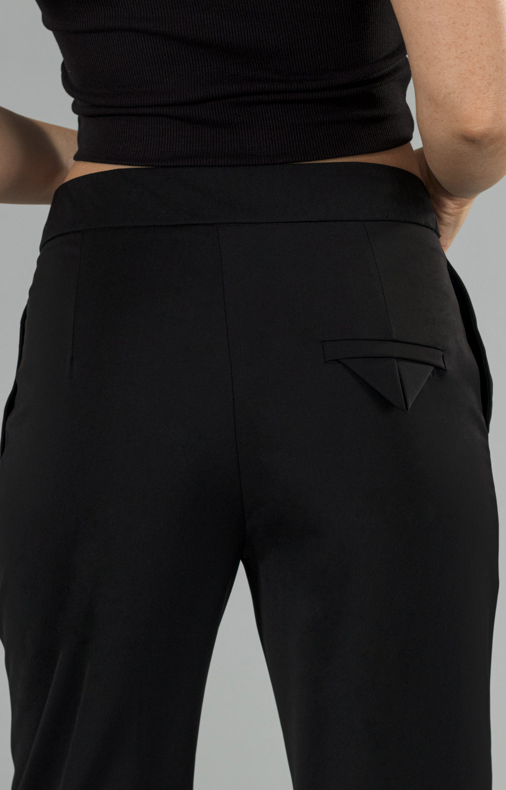 Say hello to the newest addition to our collection - Samira straight leg pants. These straight leg black trousers not only provide a sharp and sleek fit, but also offer the comfort and quality you deserve. Made with high-quality fabric, slightly stretchy, these <span data-mce-fragment="1">straight cut </span>pants feature a stylish front pleat and convenient pockets.